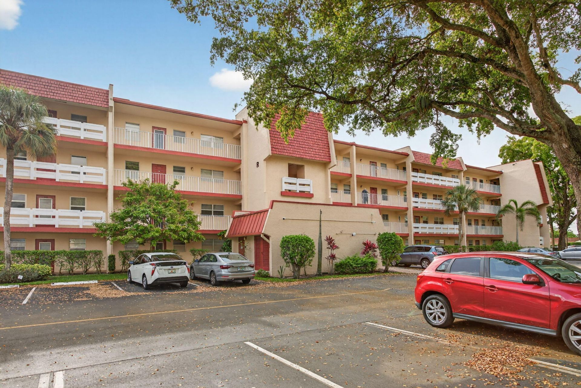 1030 Country Club Drive, Unit 407, Margate, FL 33063 Photo