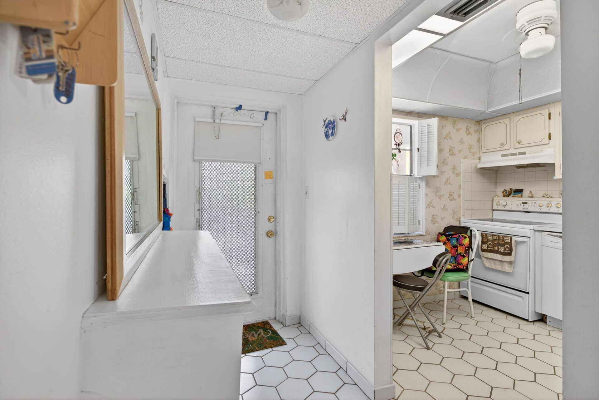 1030 Country Club Drive, Unit 407, Margate, FL 33063 Photo