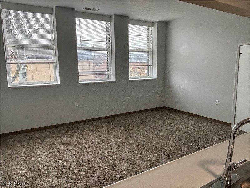 59 Lincoln Way E, Unit 302, Massillon, OH 44646 Photo 3