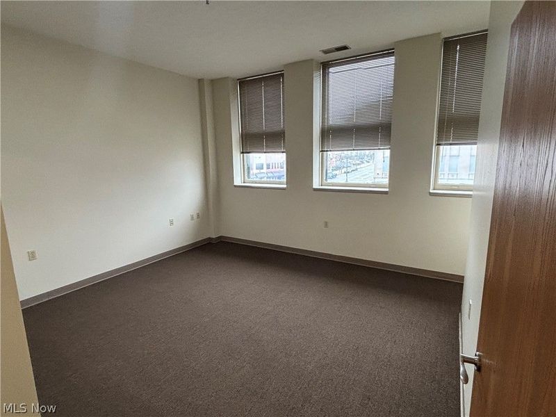 59 Lincoln Way E, Unit 304, Massillon, OH 44646 Photo 2