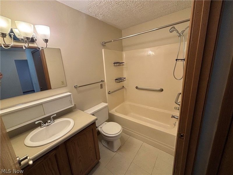 59 Lincoln Way E, Unit 304, Massillon, OH 44646 Photo 5