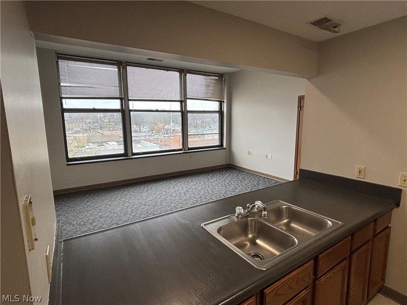 59 Lincoln Way E, Unit 602, Massillon, OH 44646 Photo 4