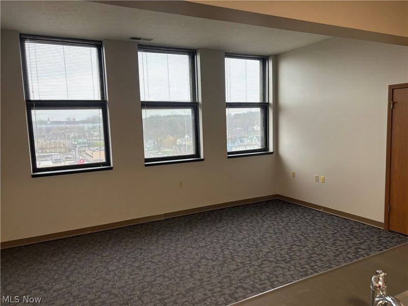 59 Lincoln Way E, Unit 702, Massillon, OH 44646 Photo 3