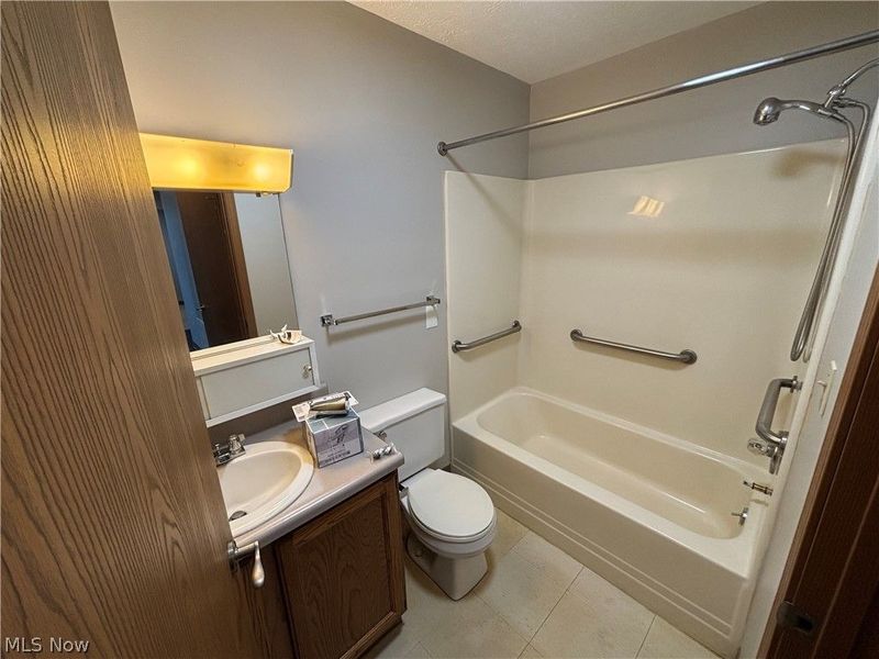 59 Lincoln Way E, Unit 702, Massillon, OH 44646 Photo 7