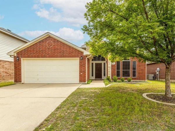 8832 Stirrup Way, Fort Worth, TX 76244
