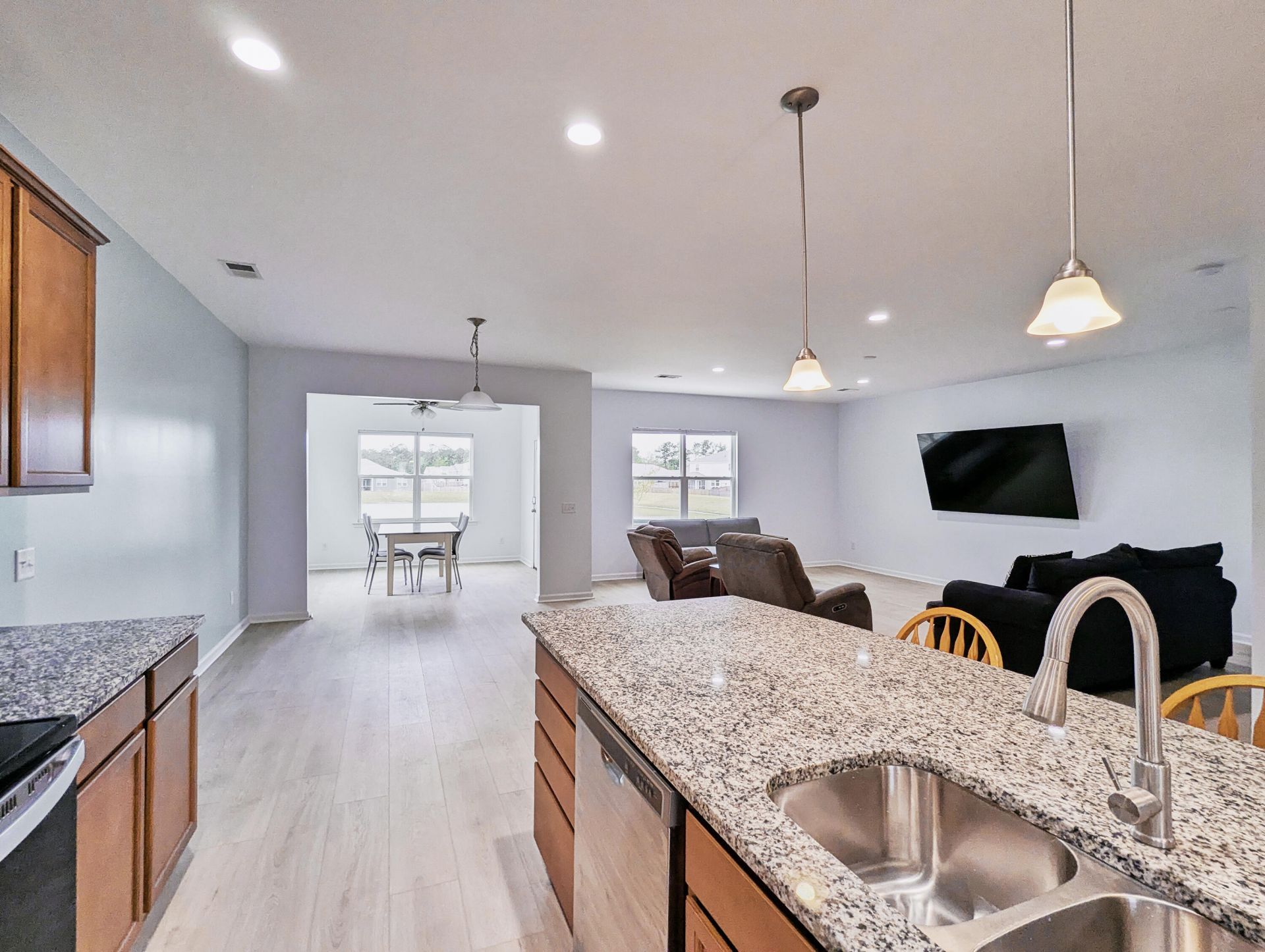 413 Ambrose Drive Photo 10