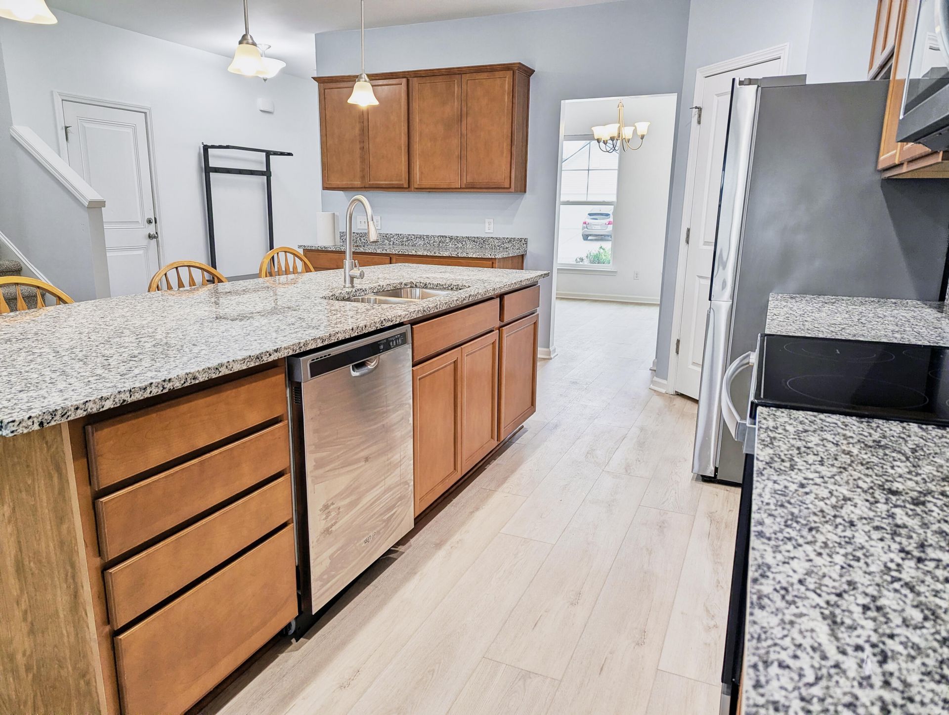 413 Ambrose Drive Photo 12
