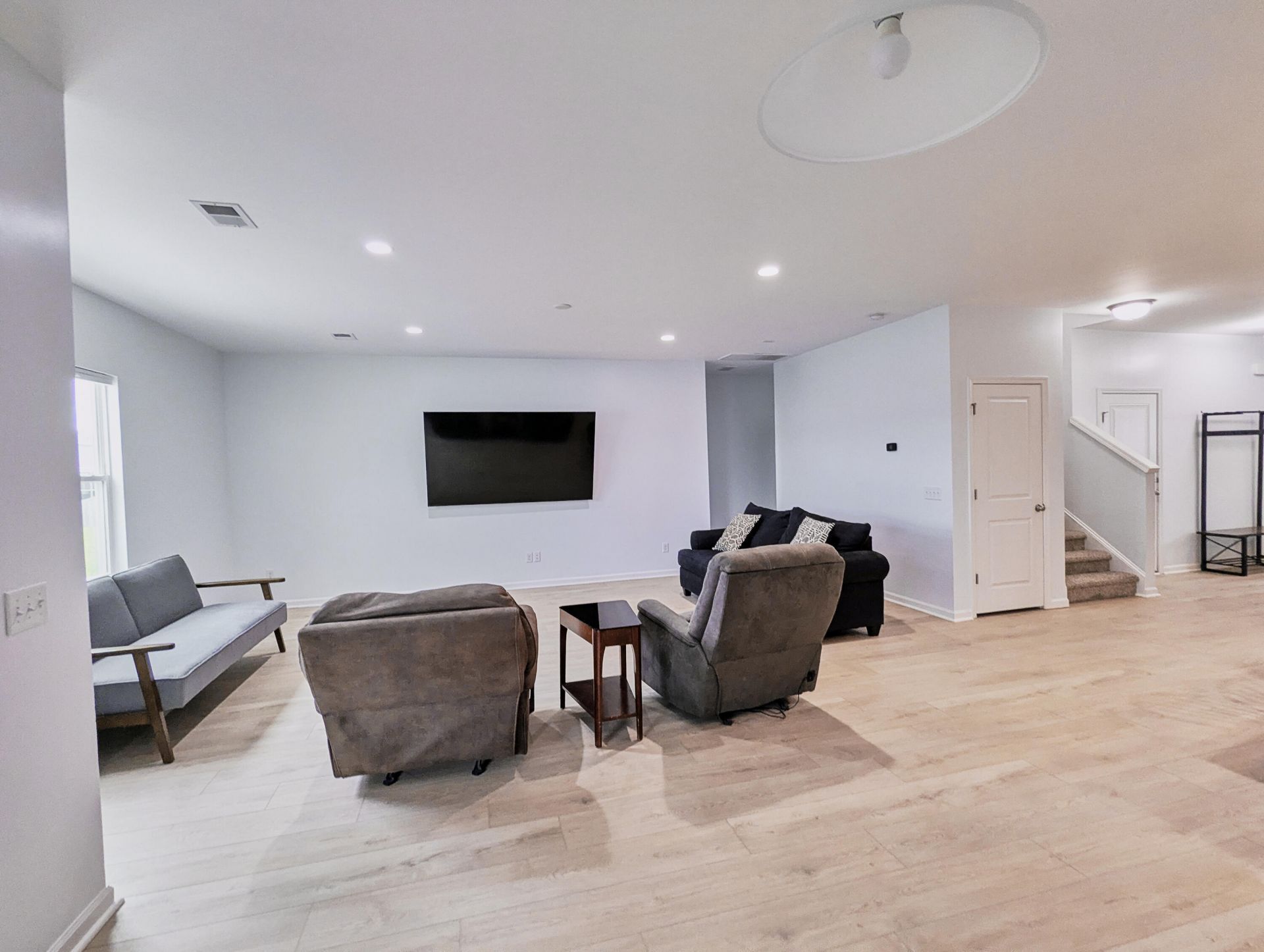 413 Ambrose Drive Photo 16