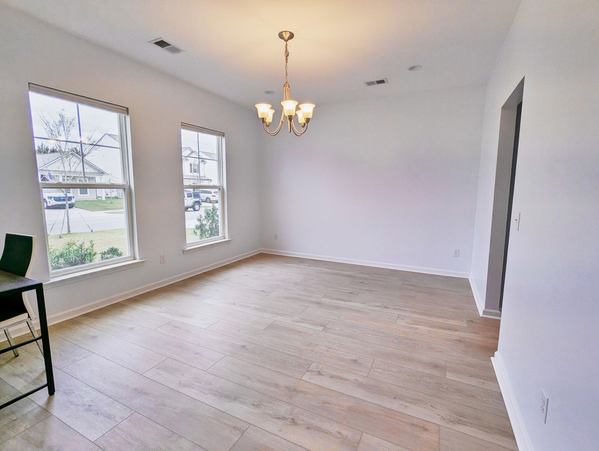 413 Ambrose Drive Photo 7