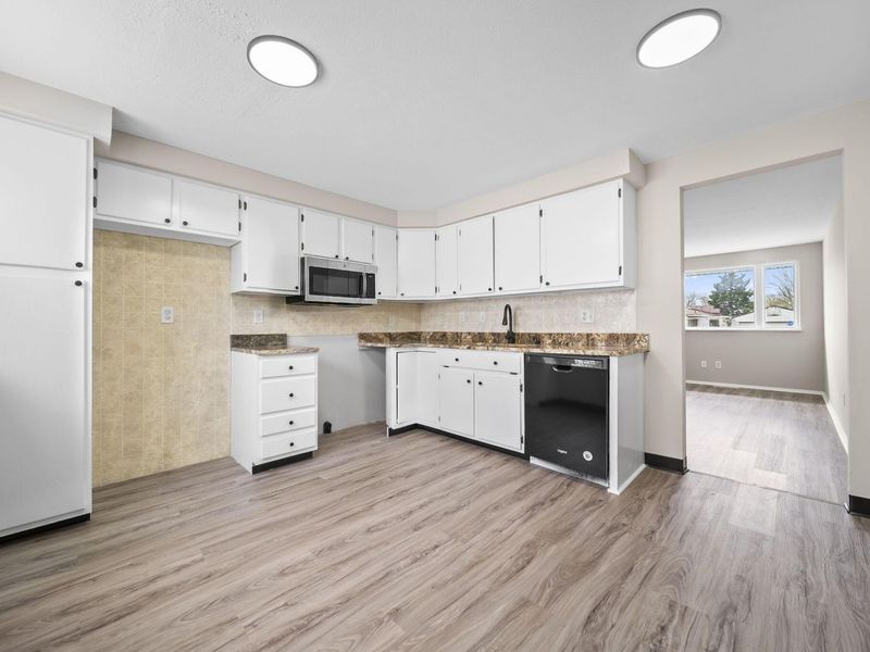 2414 Taymouth Road, Columbus, OH 43229 Photo 6