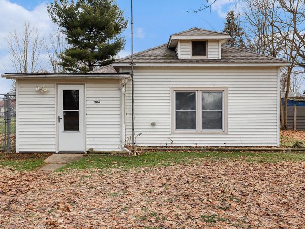 206 Burr Oak Street, Mendon, MI 49072