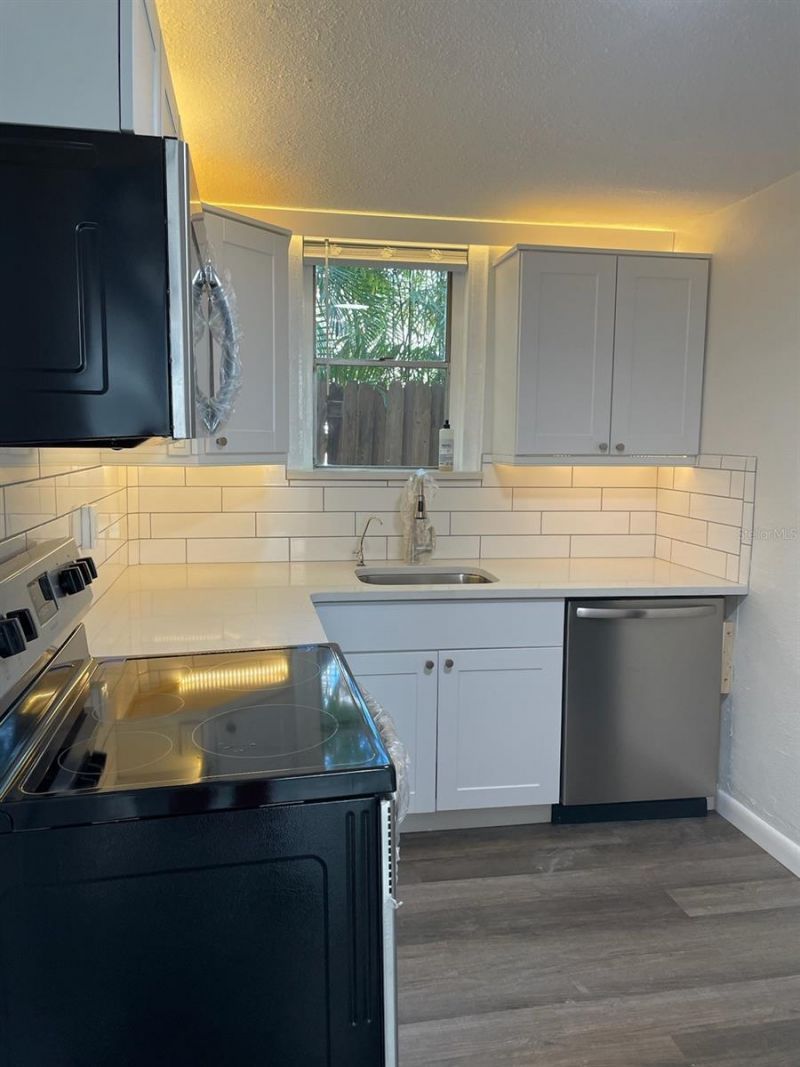 2624 12th Street N, Unit 3, Saint Petersburg, FL 33704 Photo