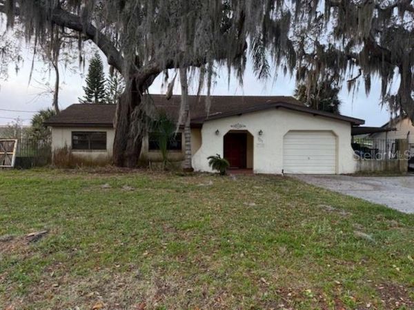 701 MADISON STREET , TAVARES, FL 32778