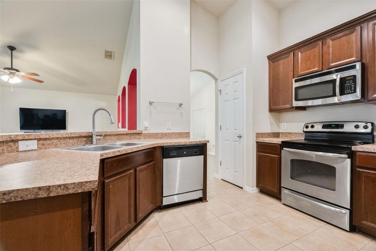 677 Seneca Trail, Saint Cloud, FL 34772 Photo