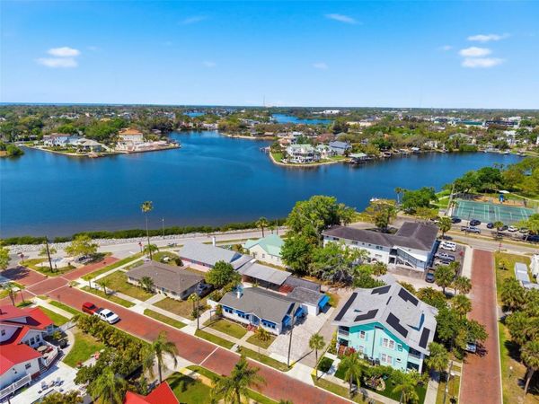 410 W LEMON STREET, TARPON SPRINGS, FL 34689