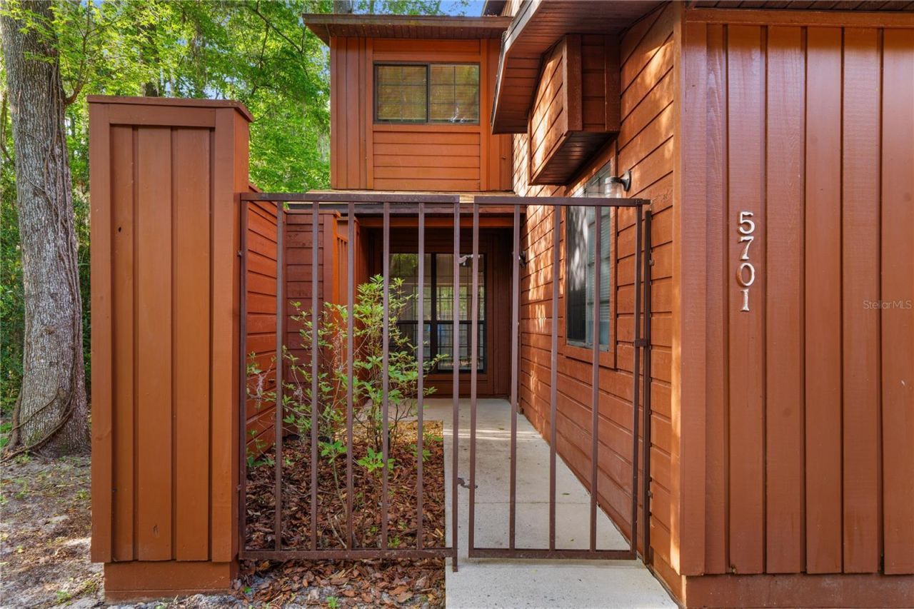 5701 SW 10th Place, Gainesville, FL 32607 Photo