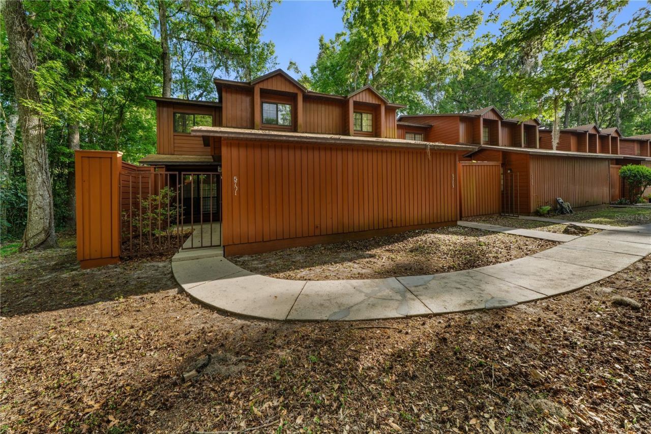 5701 SW 10th Place, Gainesville, FL 32607 Photo