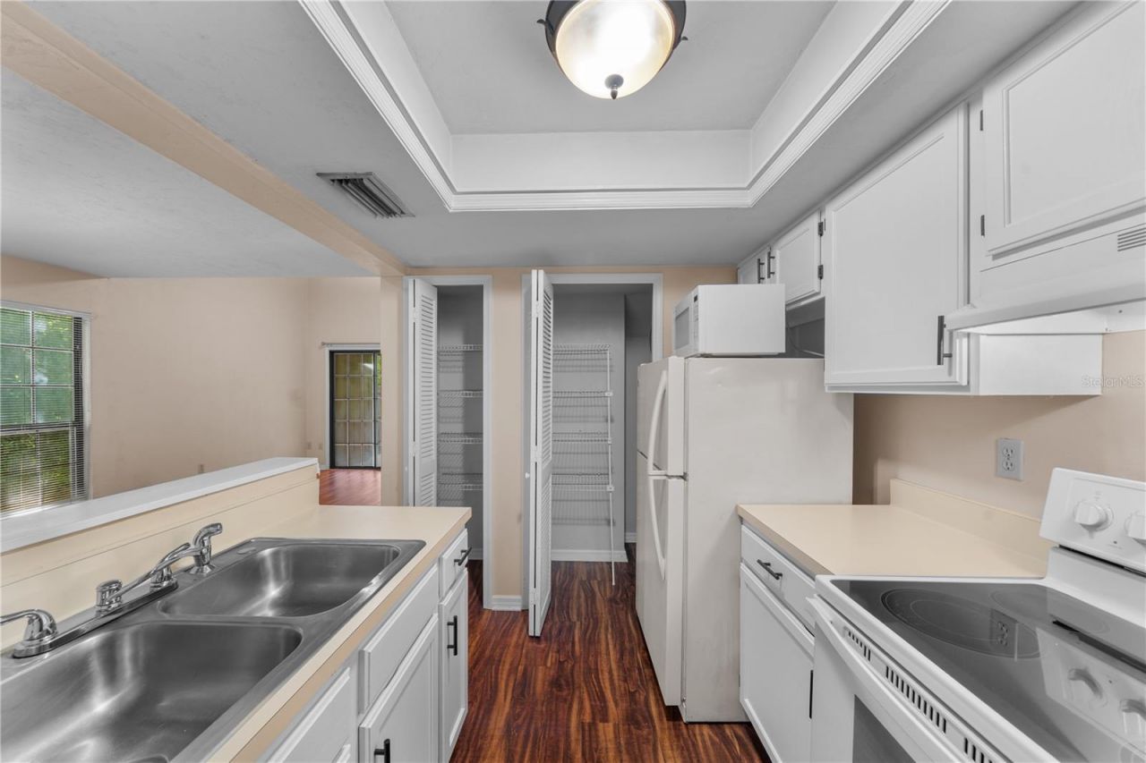 5701 SW 10th Place, Gainesville, FL 32607 Photo