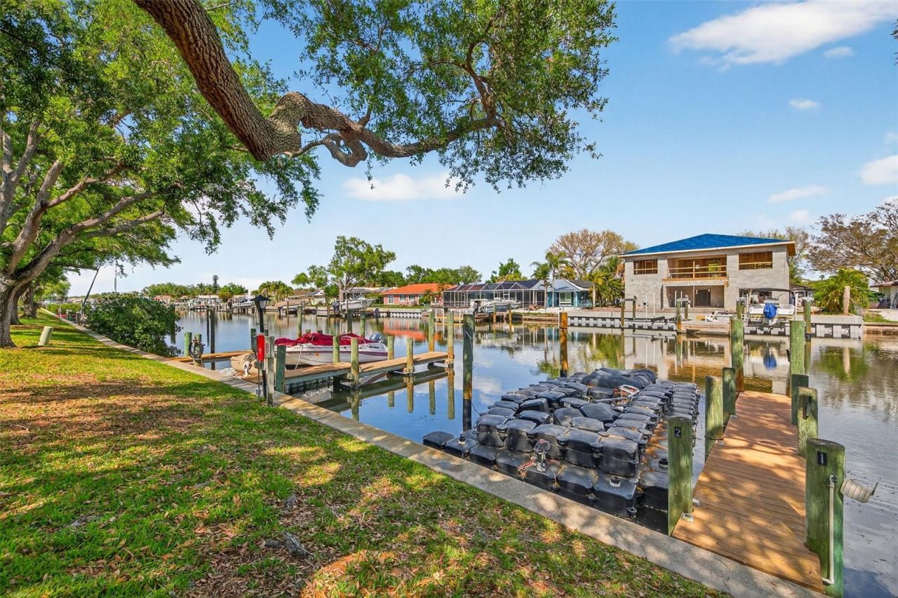 6257 Cape Hatteras Way Ne, Unit 5, Saint Petersburg, FL 33702 Photo