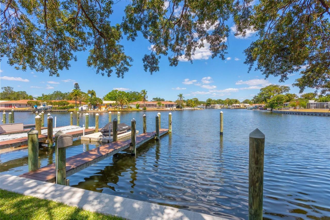 6257 Cape Hatteras Way Ne, Unit 5, Saint Petersburg, FL 33702 Photo