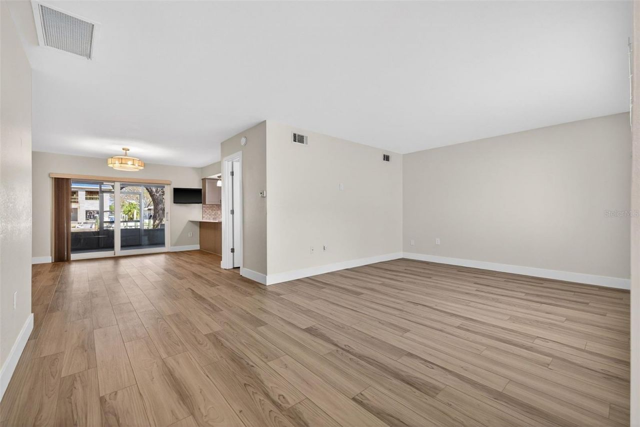 6257 Cape Hatteras Way Ne, Unit 5, Saint Petersburg, FL 33702 Photo