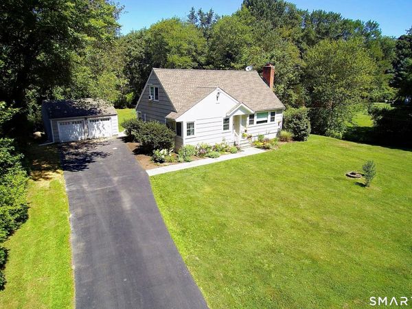 18 Head Of Meadow , Newtown, CT 06470