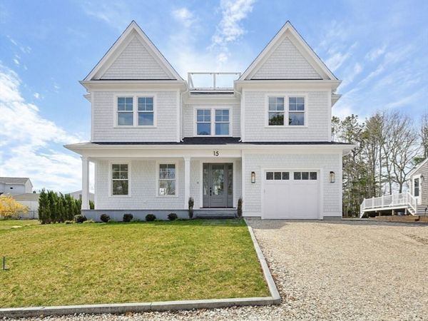 15 Ingleside Dr, Falmouth, MA 02536