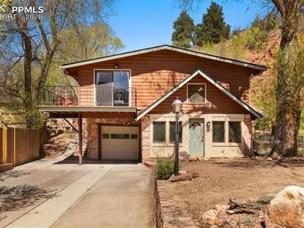 107 Washington Avenue, Manitou Springs, CO 80829