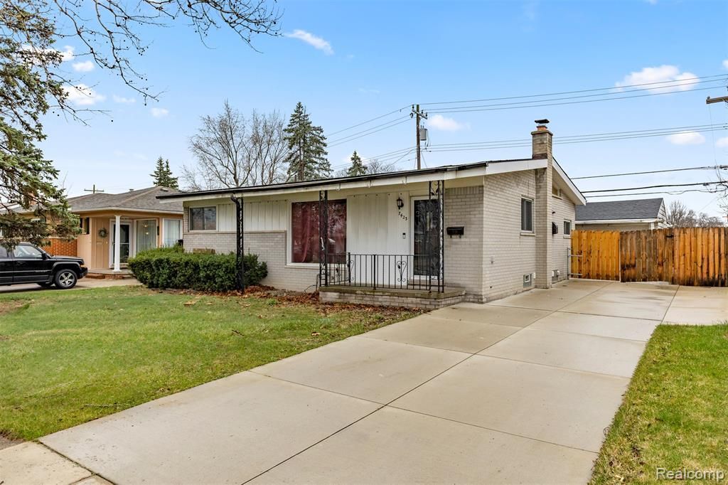 7423 Amboy Street, Dearborn Heights, MI 48127 Main Photo