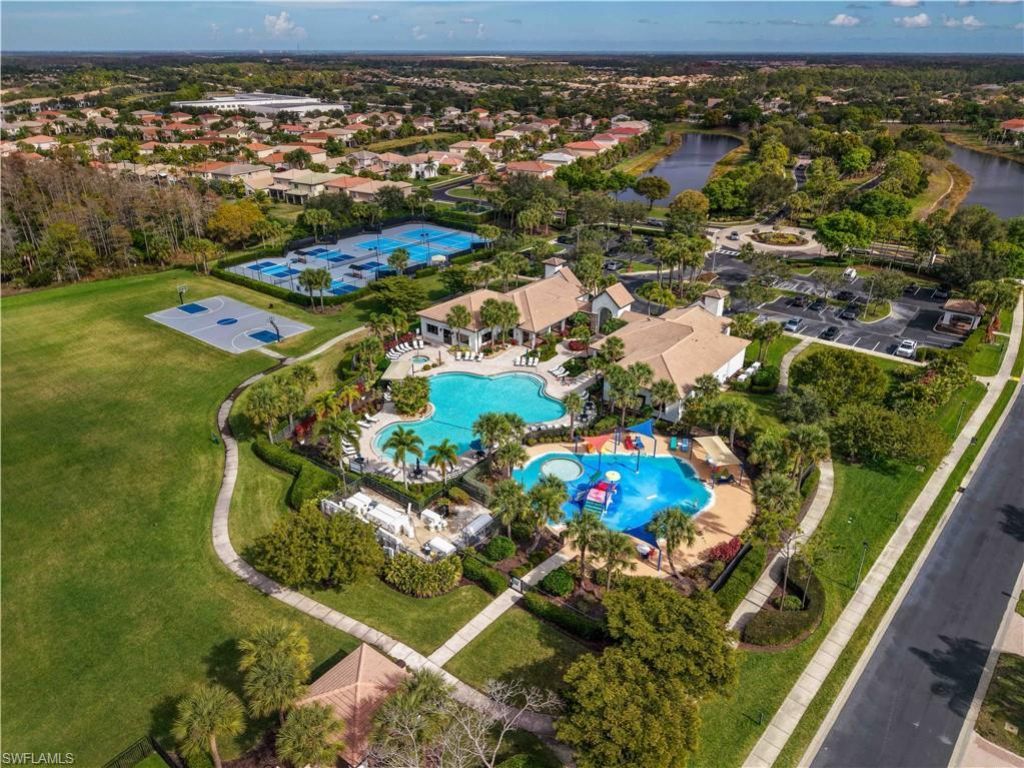 10539 Carolina Willow Dr , Fort Myers, FL 33913 Photo