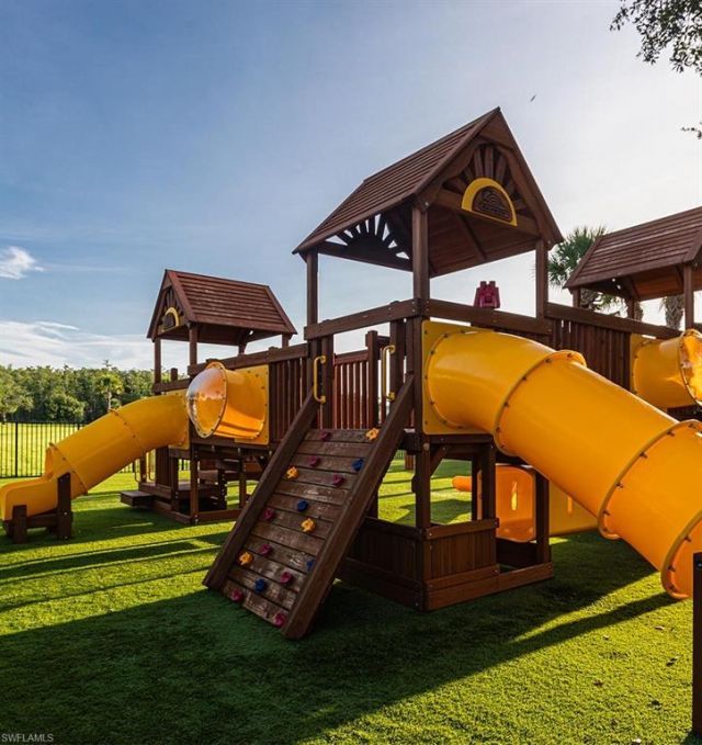 10539 Carolina Willow Dr , Fort Myers, FL 33913 Photo