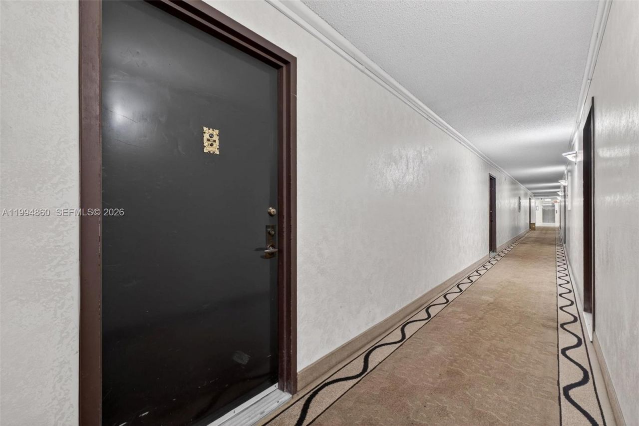 1400 Saint Charles Pl, Unit 222, Pembroke Pines, FL 33026 Photo