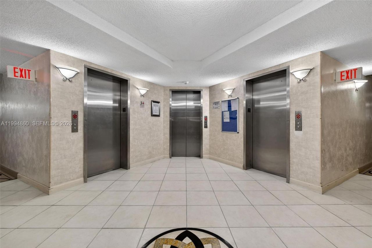 1400 Saint Charles Pl, Unit 222, Pembroke Pines, FL 33026 Photo