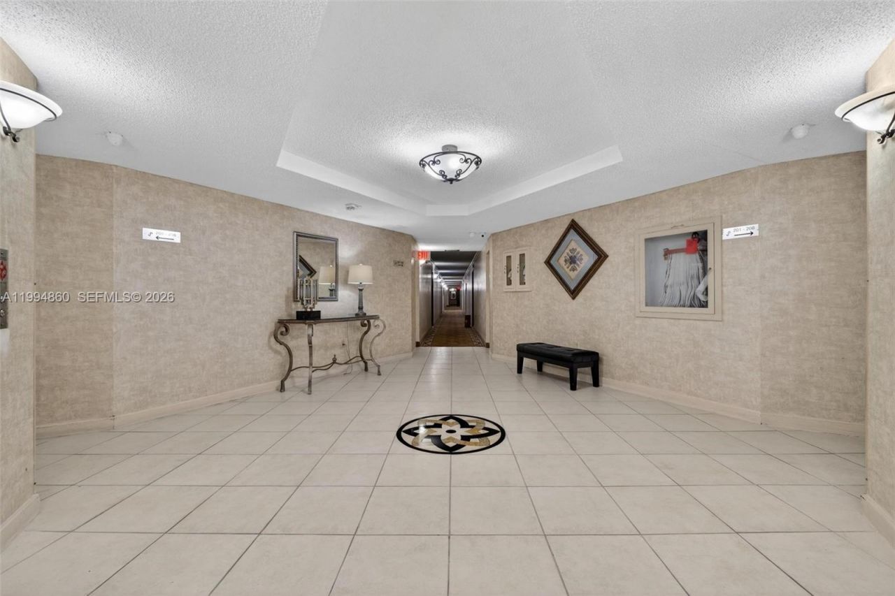 1400 Saint Charles Pl, Unit 222, Pembroke Pines, FL 33026 Photo