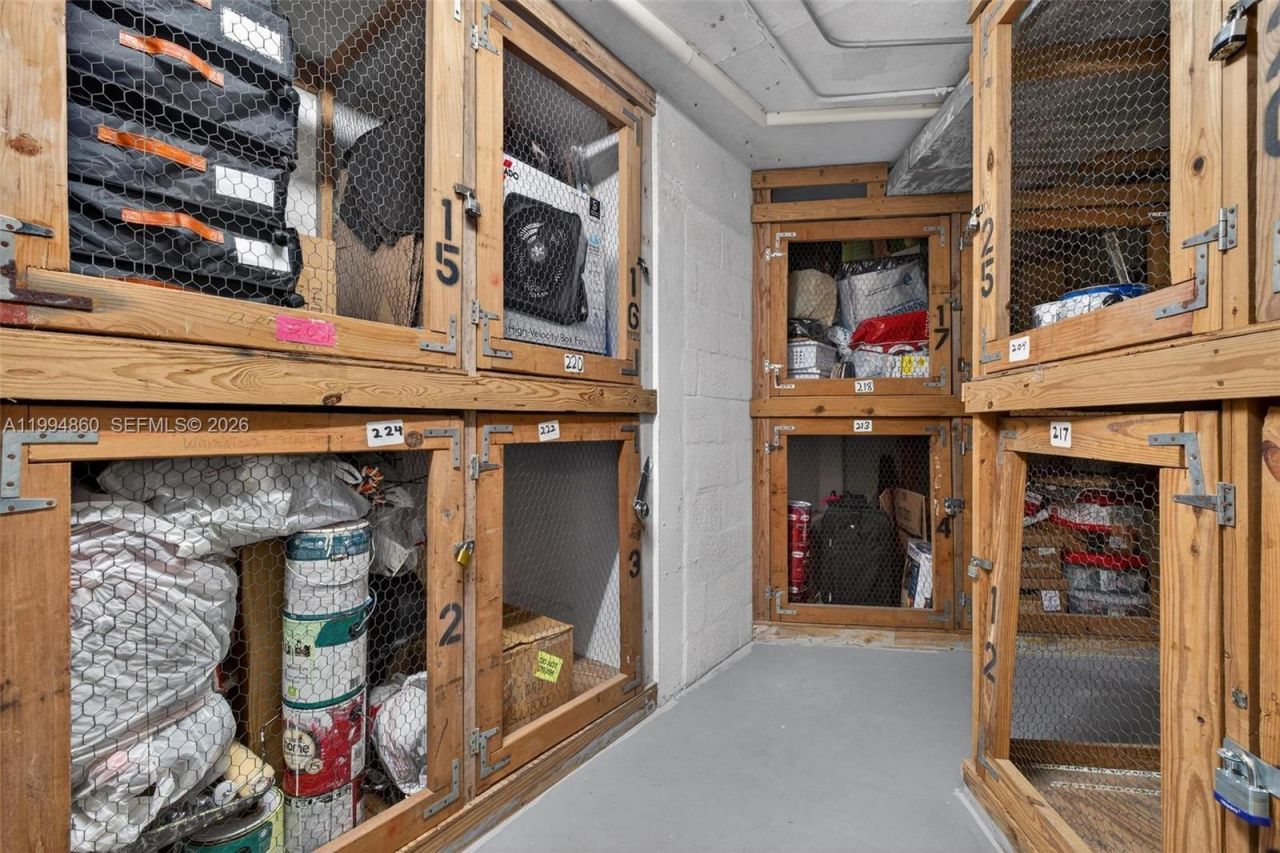 1400 Saint Charles Pl, Unit 222, Pembroke Pines, FL 33026 Photo