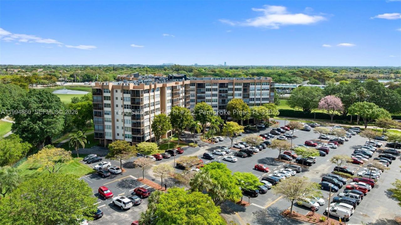 1400 Saint Charles Pl, Unit 222, Pembroke Pines, FL 33026 Photo