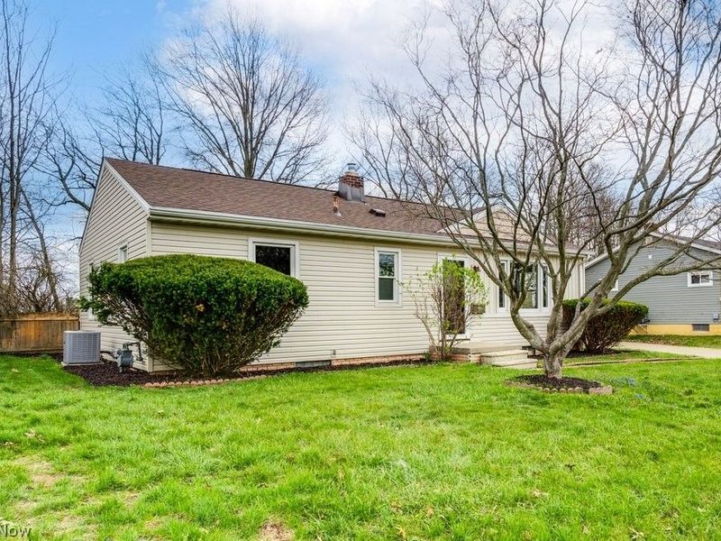 545 Hillman Road, Akron, OH 44312 Photo 4