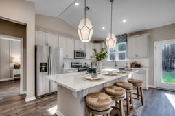139 Buckingham Dr photo 4