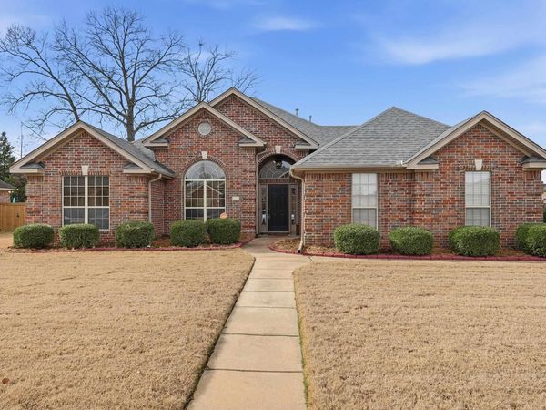 133 Cabanel Drive , Maumelle, AR 72113