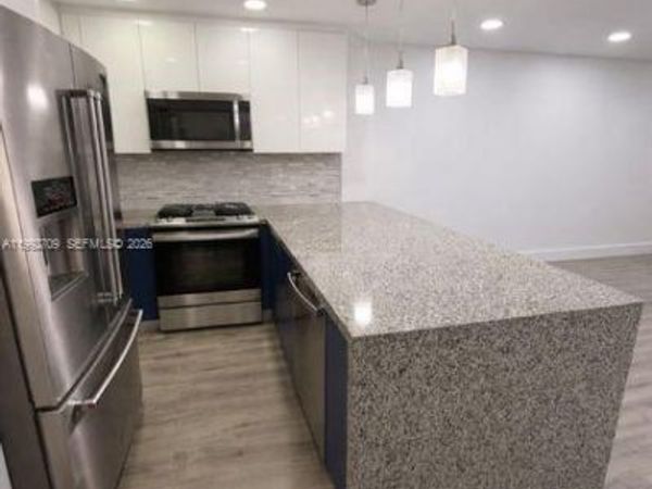 1555 W 44th Pl , Unit 247, Hialeah, FL 33012
