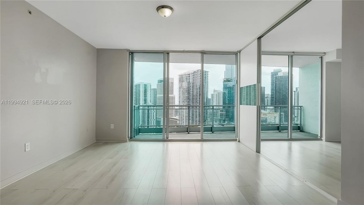 90 SW 3rd St , Unit 3003, Miami, FL 33130 Photo