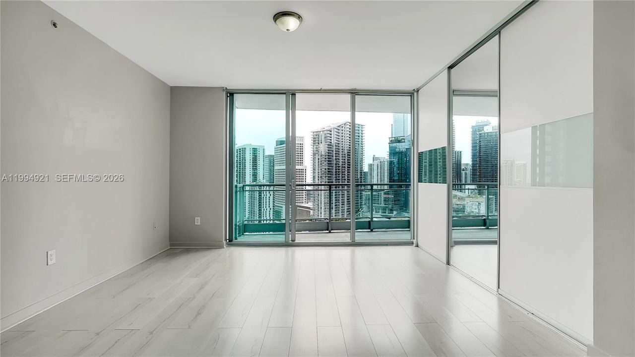 90 SW 3rd St , Unit 3003, Miami, FL 33130 Photo