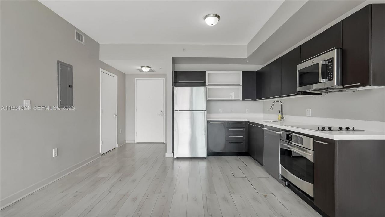 90 SW 3rd St , Unit 3003, Miami, FL 33130 Photo