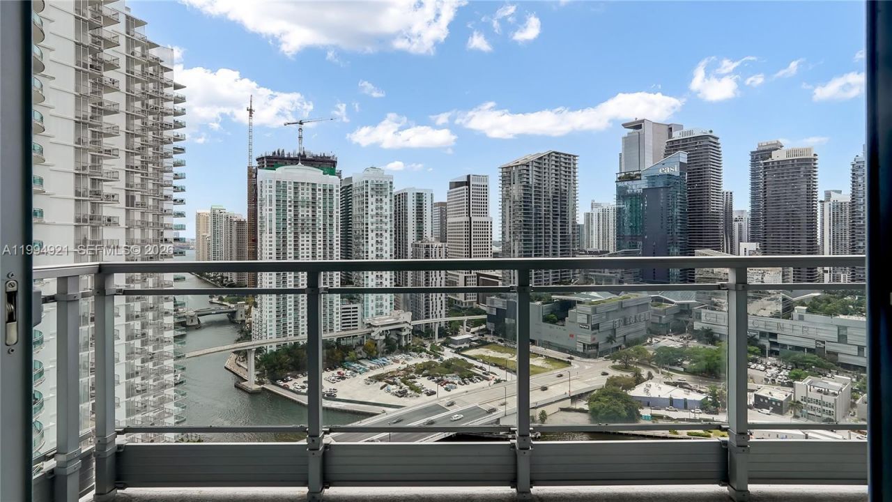 90 SW 3rd St , Unit 3003, Miami, FL 33130 Photo