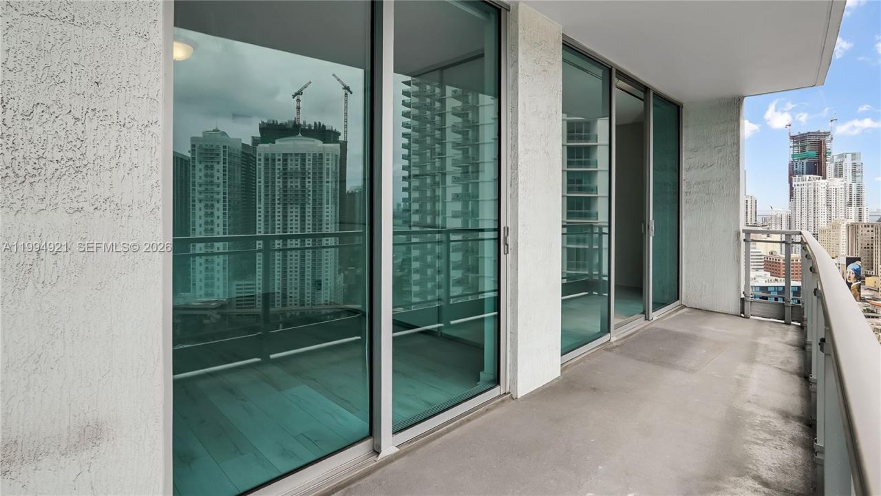 90 SW 3rd St , Unit 3003, Miami, FL 33130 Photo