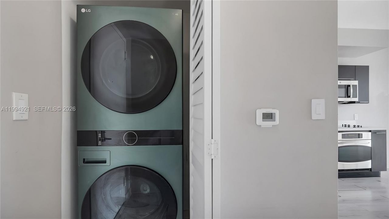 90 SW 3rd St , Unit 3003, Miami, FL 33130 Photo