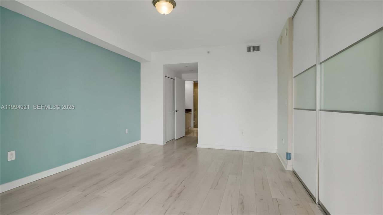 90 SW 3rd St , Unit 3003, Miami, FL 33130 Photo