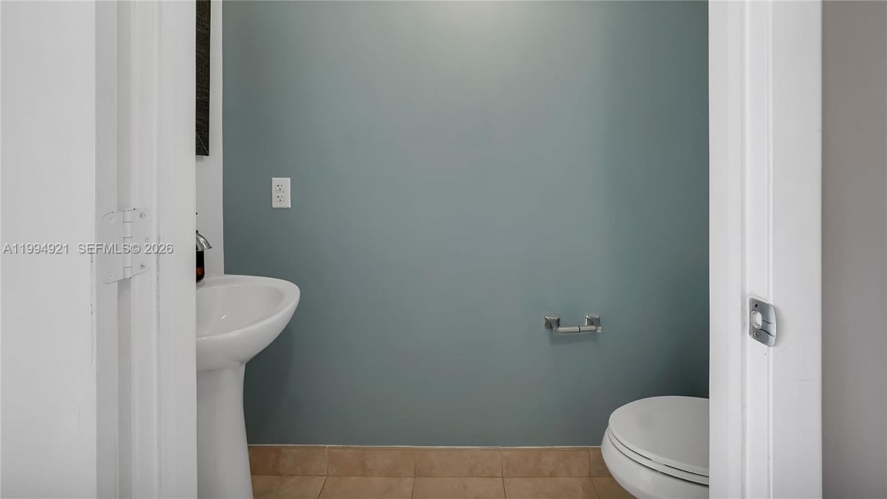 90 SW 3rd St , Unit 3003, Miami, FL 33130 Photo