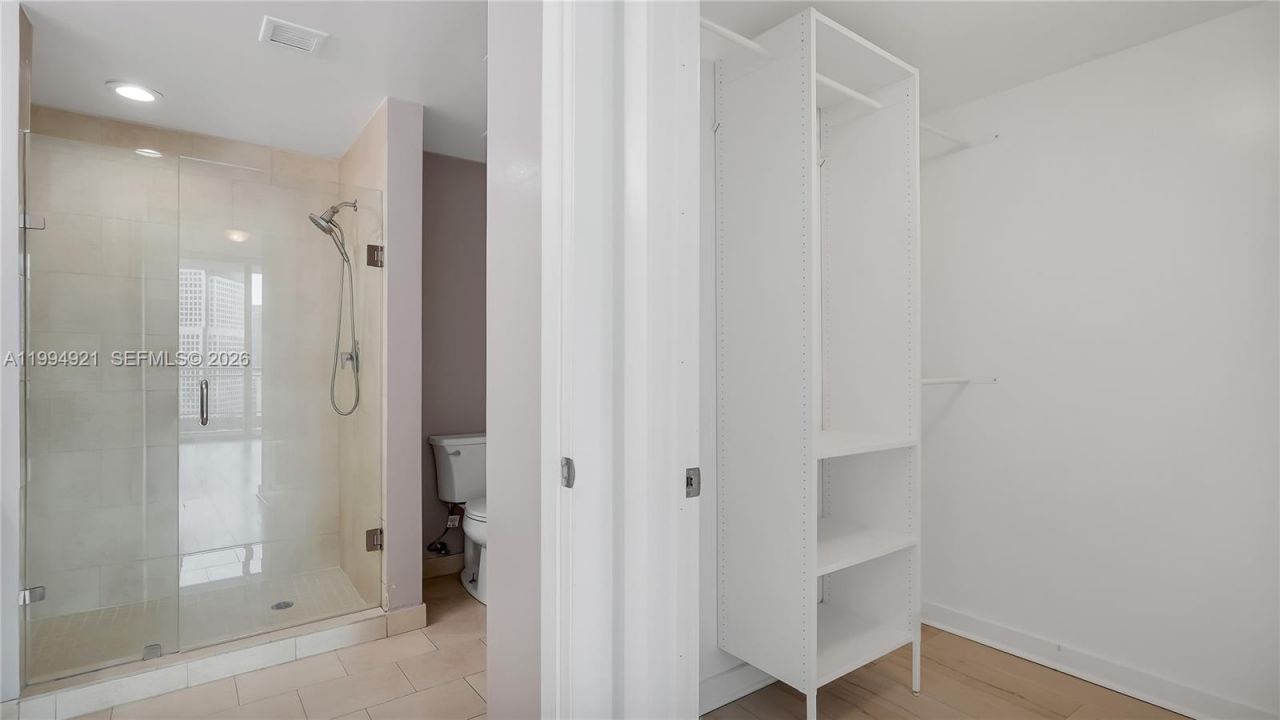 90 SW 3rd St , Unit 3003, Miami, FL 33130 Photo