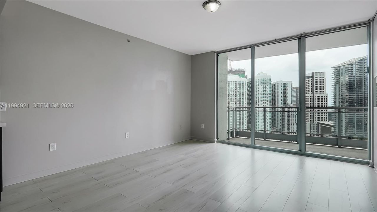 90 SW 3rd St , Unit 3003, Miami, FL 33130 Photo